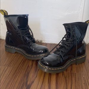 WORN ONCE Dr Martens boots